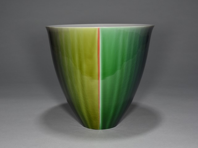 彩釉花器・真泉