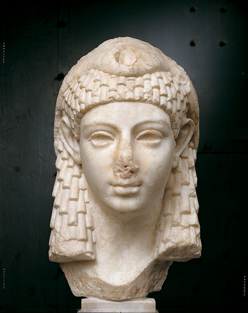 イシスとして表わされたプトレマイオス朝皇妃の頭部