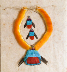アマゾン原住民の工芸品 羽飾り