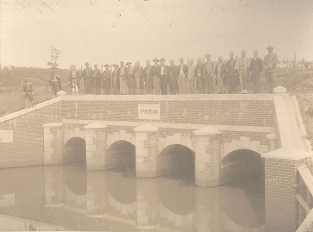柳原水閘の完成（1904年）