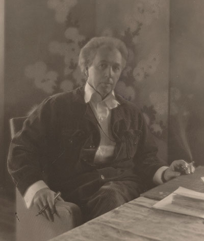 《フランク・ロイド・ライト、タリアセンにて》 1924年、 コロンビア大学エイヴリー建築美術図書館フランク・ロイド・ライト財団アーカイヴズ蔵