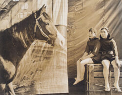 《（馬と少女）》1940年
