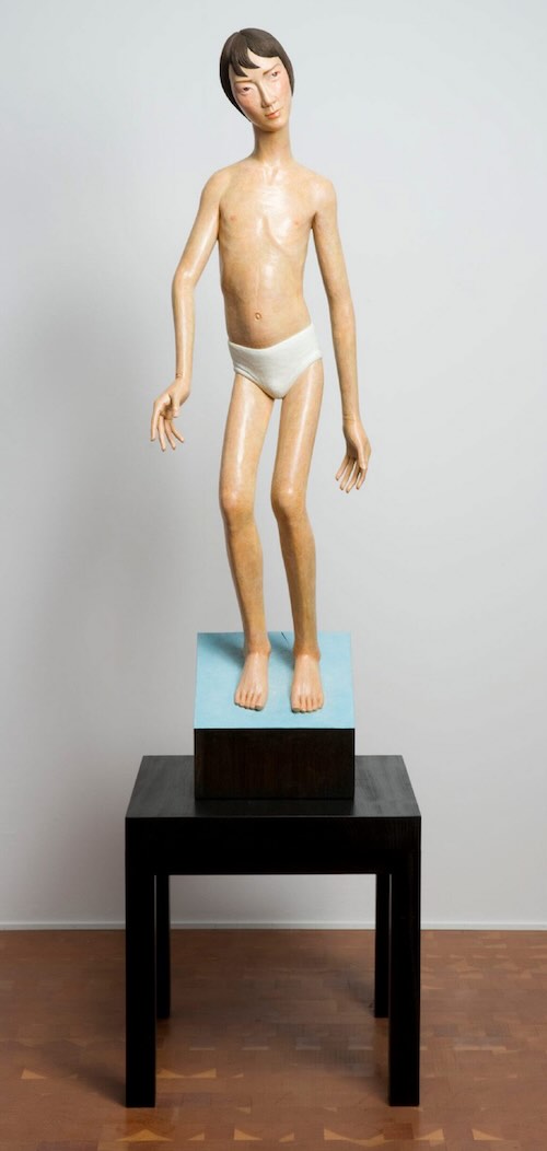 棚田康司《入道雲の少年》2007年 国立国際美術館蔵