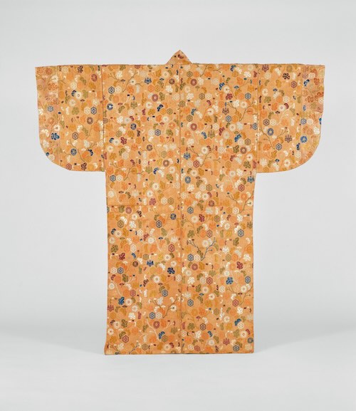 重要文化財 菊桐亀甲模様唐織小袖 伝池田絲子所用 桃山時代