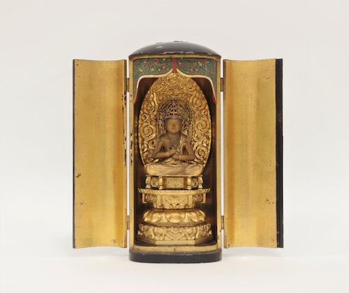 大日如来坐像 市内権現堂地区三山講管理