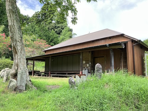 上高根地区の三山信仰の場 行屋(ぎょうや)