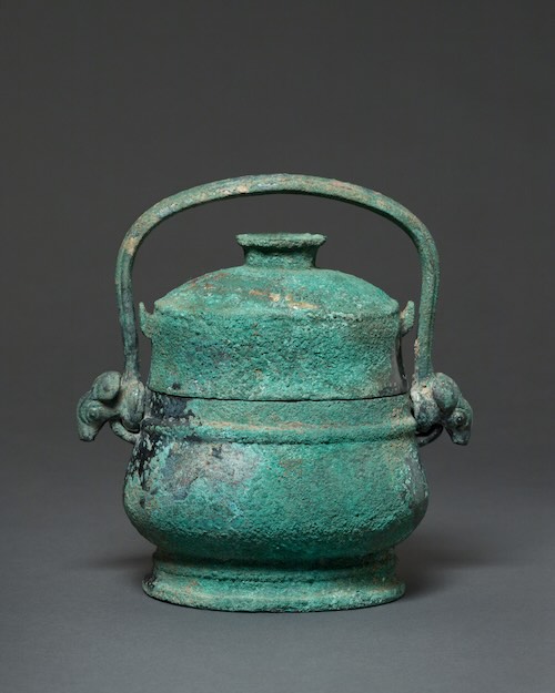 青銅・卣(ゆう) 西周時代、紀元前10世紀(個人蔵)