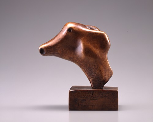 ヘンリー・ムーア《馬の頭部》 1982年 ブロンズ 群馬県立館林美術館蔵