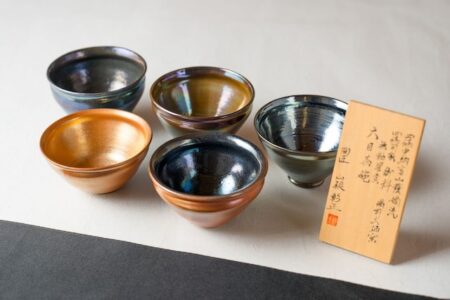 5つの天目茶碗の画像