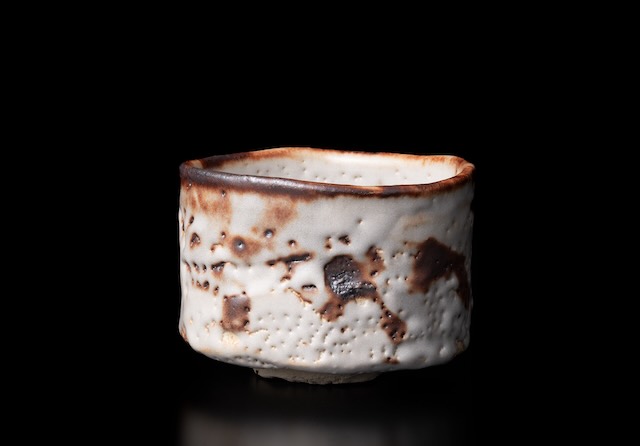 練上志野茶盌「残雪」