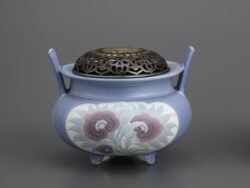 板谷波山 ≪葆光彩磁延壽紋様香爐≫ 大正後期