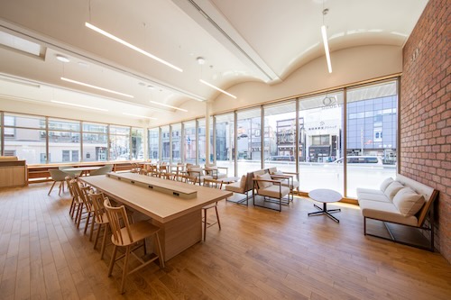 カフェ「niko and ... COFFEE」 内観