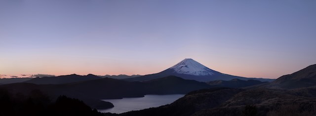 杉本博司《富士図屏風、大観山》2024年