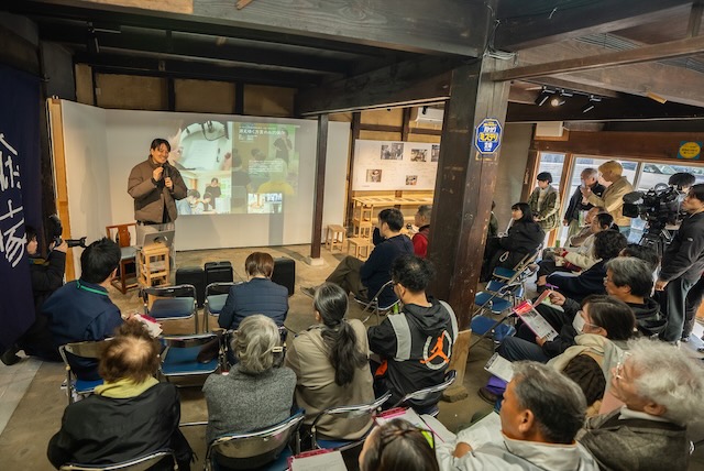 参加するアーティストと地域住民との対話が展開されたキックオフイベント「ぐんだらミーツ」での一コマ